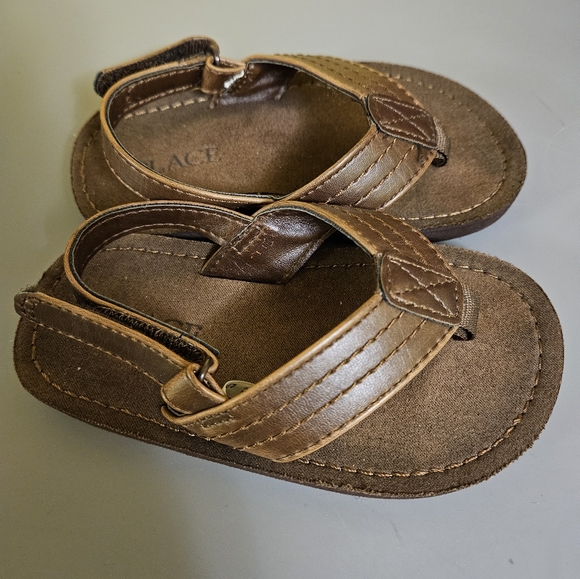 PLACE Slippers - Picture 2 of 4